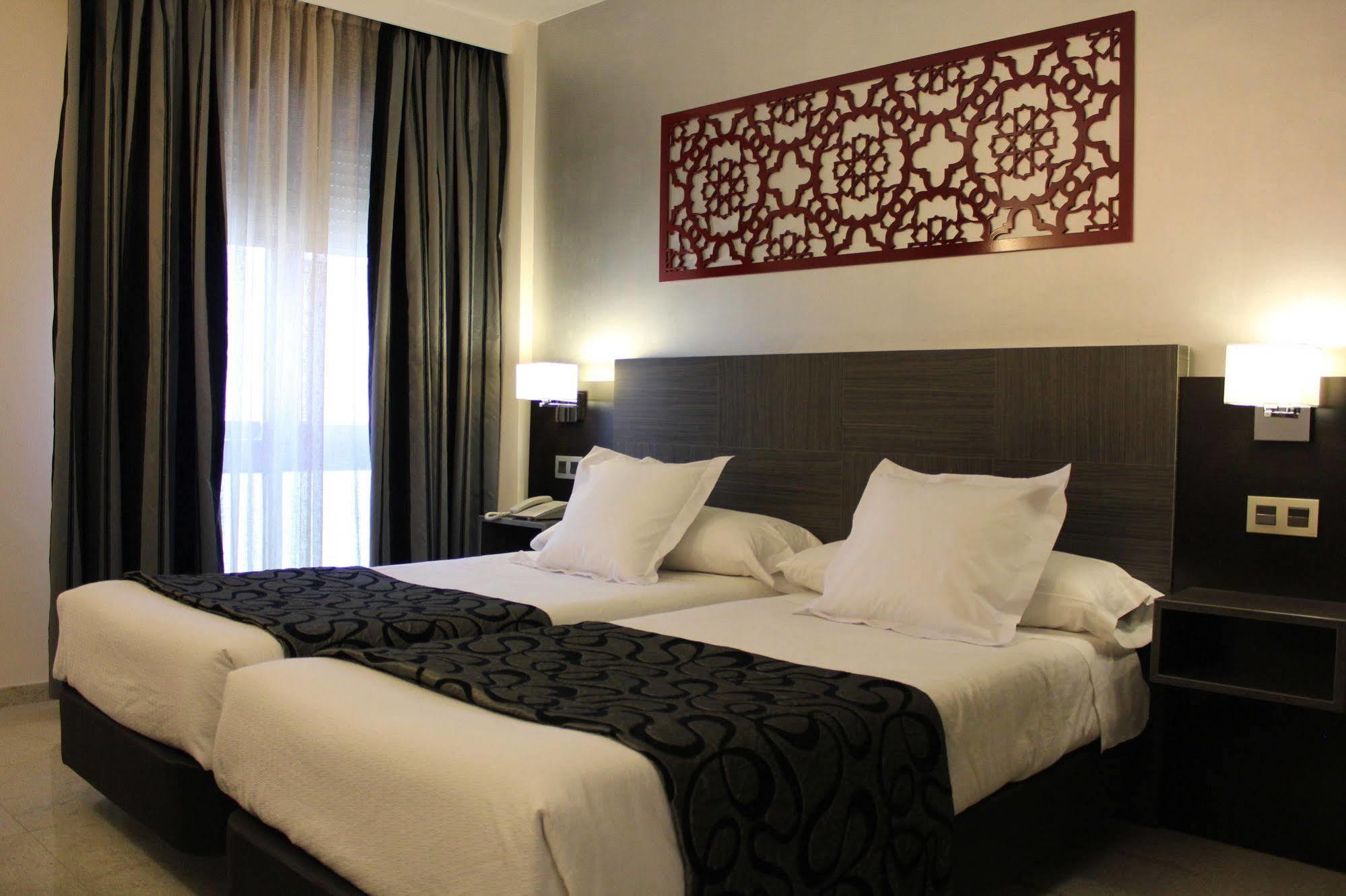Hotel Venecia Seville Exterior photo